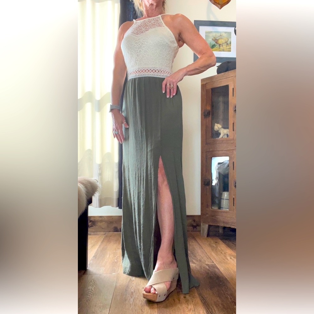 IZ maxi dress Olive with lace cutouts